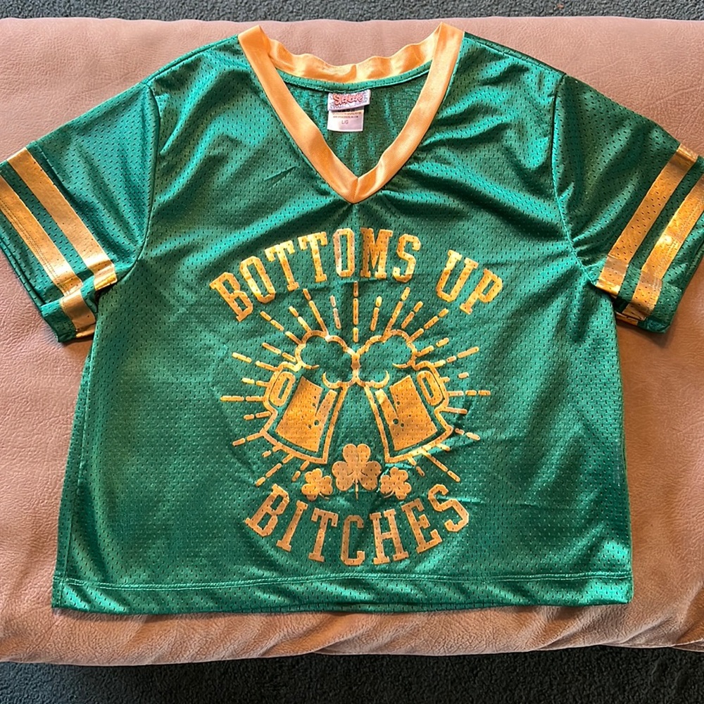 Spencer’s Party Shirt Jersey “Bottoms Up B*tches” Beer Drinking Shirt Sz Lg